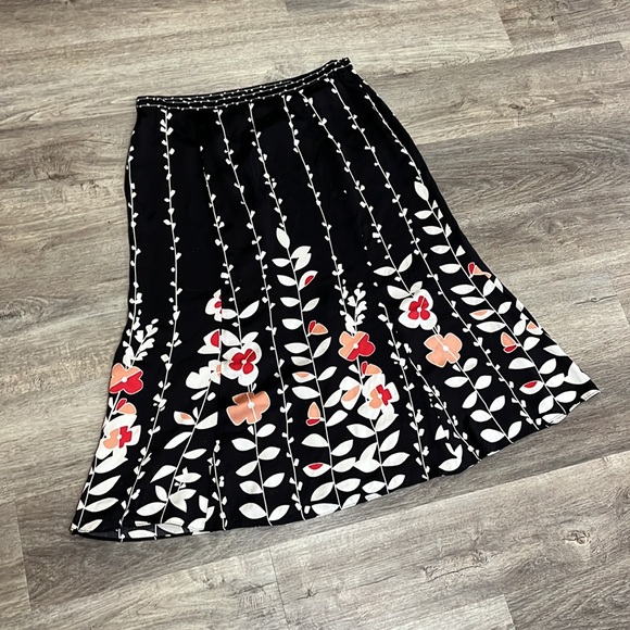 Talbots 100% Pure Silk Mid Length Skirt Black with Pattern Women’s Size 10 - Picture 2 of 12